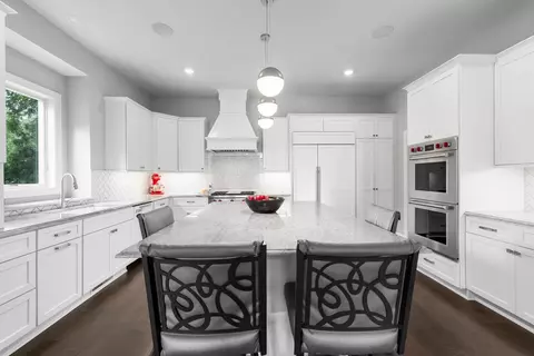 Kitchen - 6105 Pine Grove Rd, Edina, MN 55436 photo 2 of 15