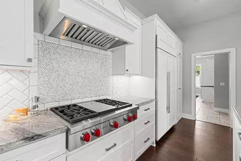 Kitchen - 6105 Pine Grove Rd, Edina, MN 55436 photo 8 of 15