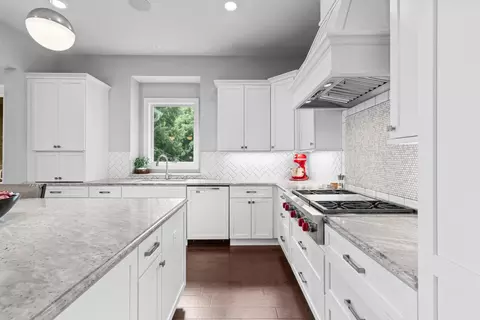 Kitchen - 6105 Pine Grove Rd, Edina, MN 55436 photo 5 of 15