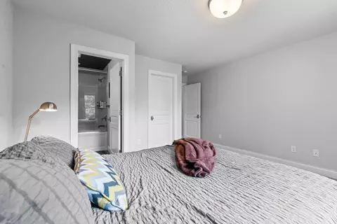 Bedroom - 6105 Pine Grove Rd, Edina, MN 55436 photo 15 of 18