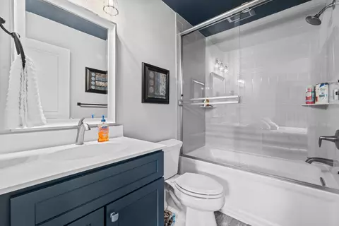 Bath - 6105 Pine Grove Rd, Edina, MN 55436 photo 10 of 12