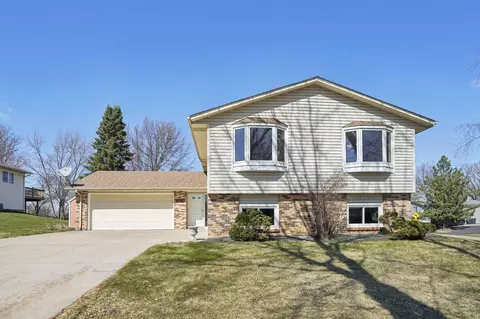 15809 Harmony Way Ct, Apple Valley, MN 55124