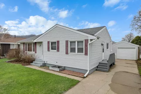 875 48th Ave, Winona, MN 55987