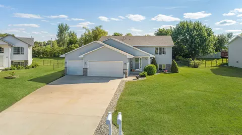 729 Obrien Pkwy, Belle Plaine, MN 56011