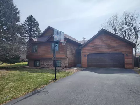 3807 Riverton Ave, Eagan, MN 55122