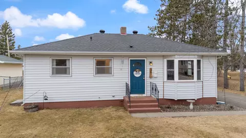 924 Clover Ln, Grand Rapids, MN 55744