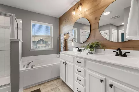 Bath - 15142 Ely Path, Apple Valley, MN 55124 photo 3 of 4