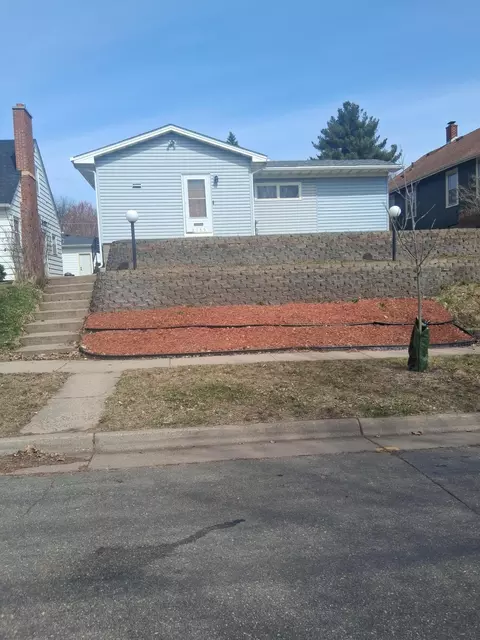 1155 W James Ave W, Saint Paul, MN 55107