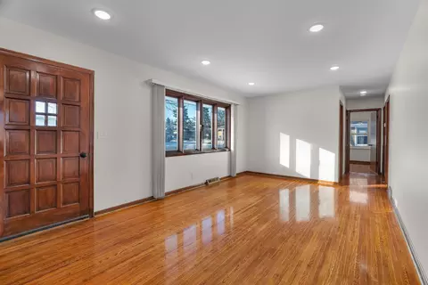 9109 Queen Ave S, Bloomington, MN 55431