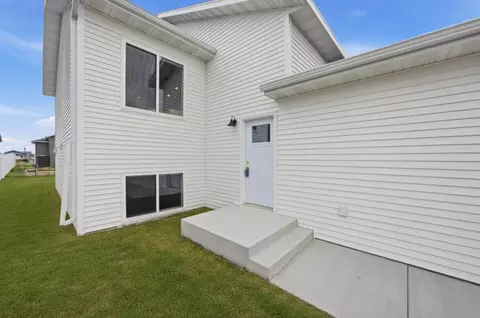 Exterior - 6638 68th St S, Horace, ND 58047 photo 2 of 7