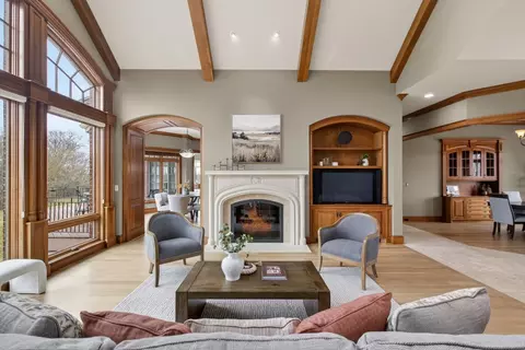 130 Bergamot Dr, Medina, MN 55340