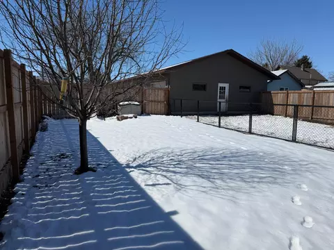 Exterior - 511 4th Ave, Milnor, ND 58060 photo 3 of 5