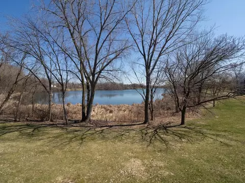 3050 Shields Dr #105, Eagan, MN 55121