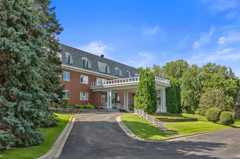 8651 Basswood Rd #302, Eden Prairie, MN 55344