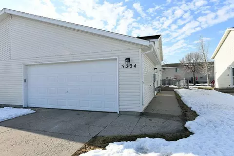 3334 30th Ave S, Fargo, ND 58103