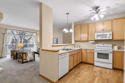 Kitchen - 2150 Old School Rd #252, Mound, MN 55364 photo 1 of 2