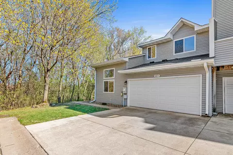 547 Woodduck Dr #F, Woodbury, MN 55125