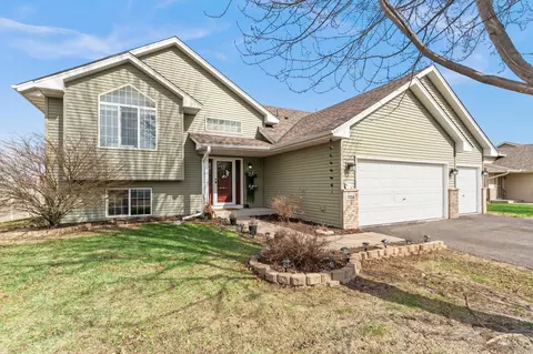 1106 Maplewood Ave SW, Isanti, MN 55040