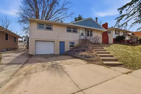 2238 Berland Pl, Saint Paul, MN 55119