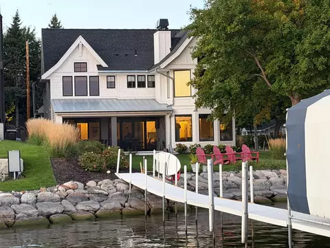 365 Lakeview Ave, Tonka Bay, MN 55331 photo 2