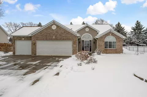3690 Commonwealth Rd, Woodbury, MN 55125