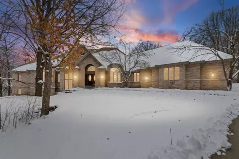 12137 Grandview Ter, Apple Valley, MN 55124