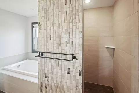 Bath - 2120 Violet Ln, Faribault, MN 55021 photo 8 of 9
