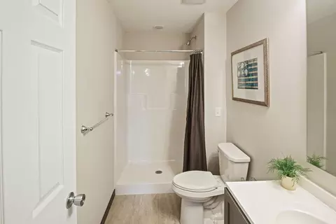 Bath - 2120 Violet Ln, Faribault, MN 55021 photo 9 of 9
