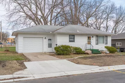 105 5th St NW, Montgomery, MN 56069