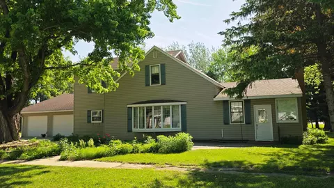535 W 1st St, Cottonwood, MN 56229