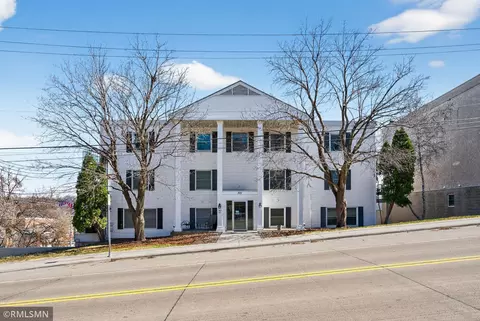 301 3rd St S #301, Stillwater, MN 55082