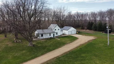 25782 180th St, Reading, MN 56165