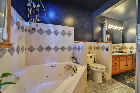 Bath - 8285 Wise Rd, Brainerd, MN 56401 photo 3 of 6