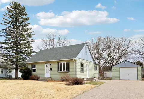 5848 Pennsylvania Ave N, Crystal, MN 55428