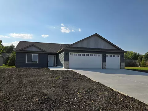 86 Balsam Ln, Madison Lake, MN 56063