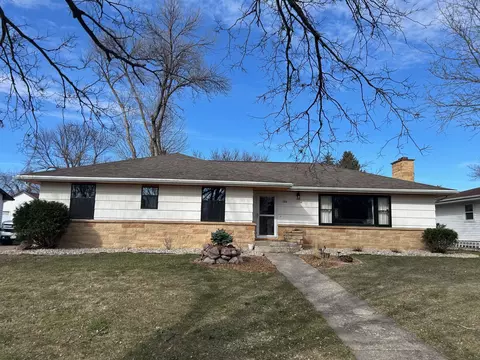 306 E 2nd St, Minneota, MN 56264