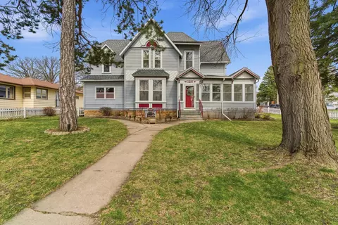 125 E 2nd St, Blue Earth, MN 56013