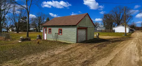 Exterior - 131 E Schlieman Ave, Appleton, MN 56208 photo 1 of 1