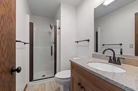 Bath - 6180 Chaska Rd, Excelsior, MN 55331 photo 2 of 3
