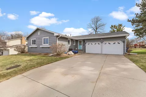 4409 W 98th St, Bloomington, MN 55437