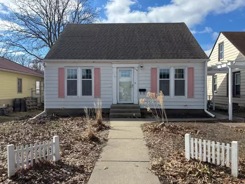 1108 California Ave W, Saint Paul, MN 55108