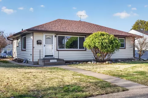 1592 Hoyt Ave E, Saint Paul, MN 55106