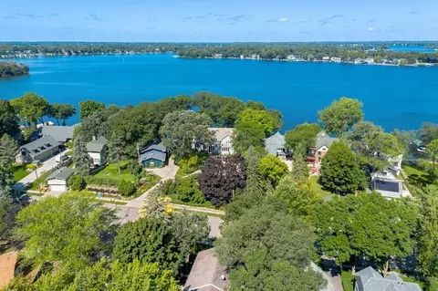 185 W Lake St, Excelsior, MN 55331