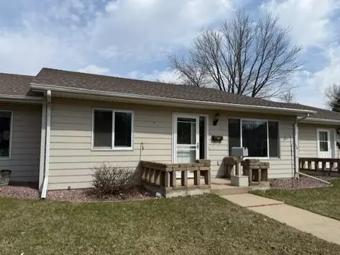 650 12th St, Windom, MN 56101