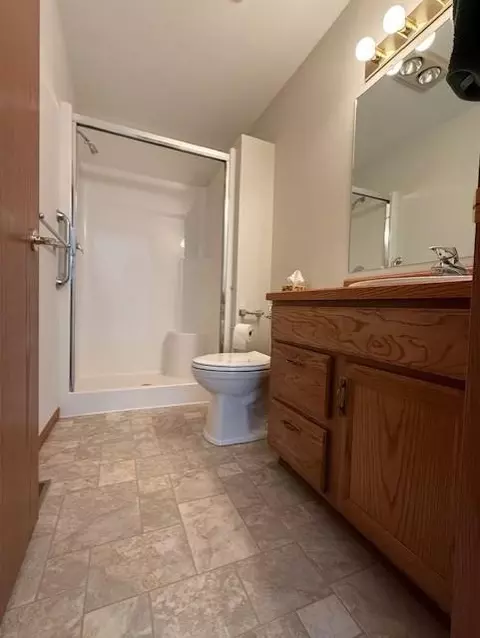 Bath - 650 12th St, Windom, MN 56101 photo 2 of 2