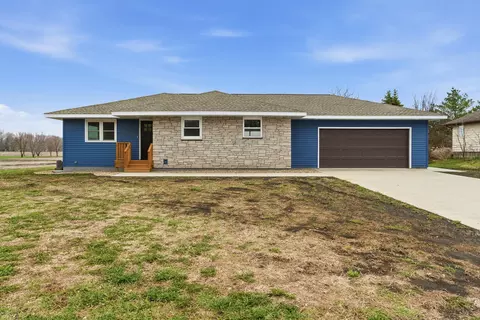 409 4th Ave SE, Mapleton, MN 56065