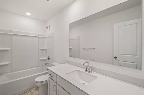 Bath - 3489 Trails End Cir, Eagan, MN 55123 photo 3 of 4