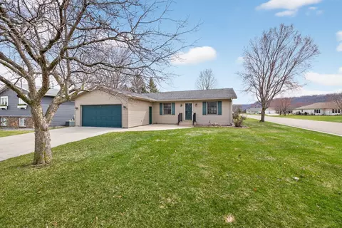 706 12th St E, Wabasha, MN 55981