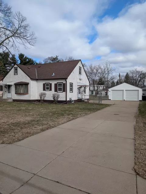 851 Madison St, Anoka, MN 55303