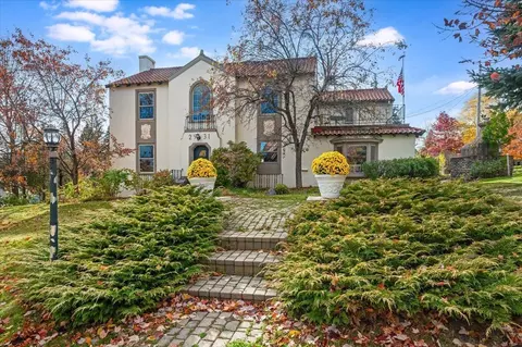 2931 Greysolon Rd, Duluth, MN 55812